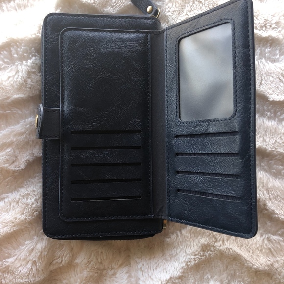 Ultimate Wristlet Phone Case in Navy Blue - Picture 4 of 6